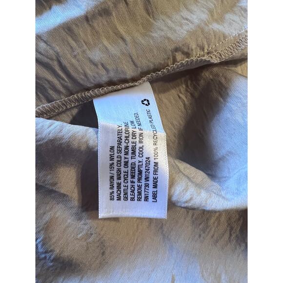 A New Day Women's Button Down Top Pleated Shoulder Detail Lt Brown SZ XS NWT - Picture 5 of 5